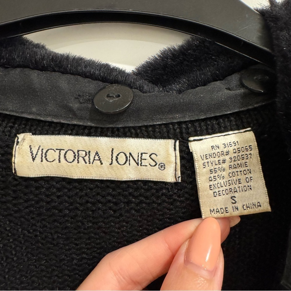 Victoria Jones Candles in the Starlight Christmas Sweater, Faux Fur Collar Small - Picture 5 of 5